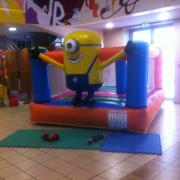 Minions 3m*3,2m*2.00m de hauteur